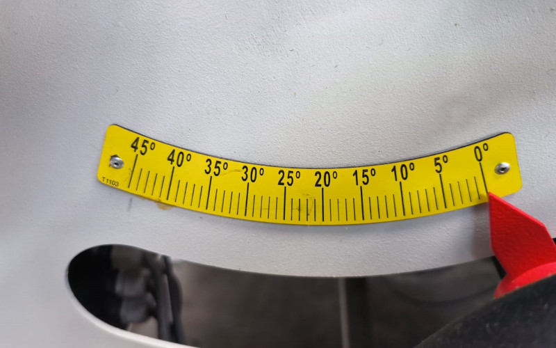 Kombinovaný dřevoobráběcí stroje formátovací pila se spodní frézkou NIKMANN SF3 s formátovacím stolem 2300 mm